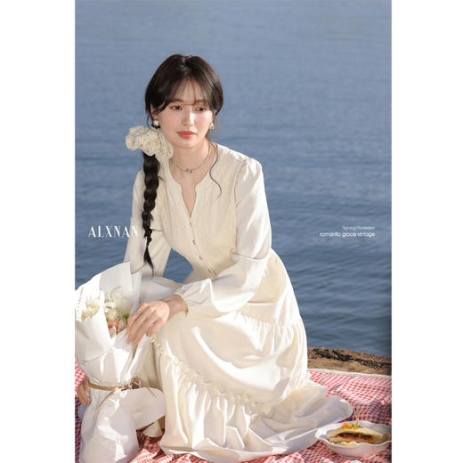 鹿向南  「皎月如新」杏色连衣裙 商品图3