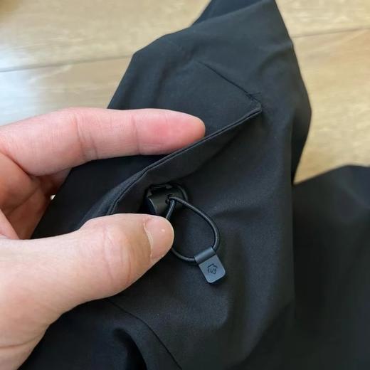 点此购买 迪桑特春秋季男女款户外硬壳全压胶连帽冲锋衣 ly 309533 商品图9