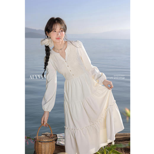 鹿向南  「皎月如新」杏色连衣裙 商品图1