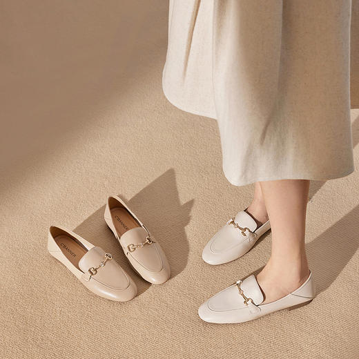 千百度经典羊皮低跟乐福鞋女通勤正装豆豆鞋两穿单鞋A25102516 商品图1