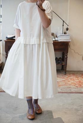 (7折) apuntob 褶边装饰腰线宽松版型连衣裙