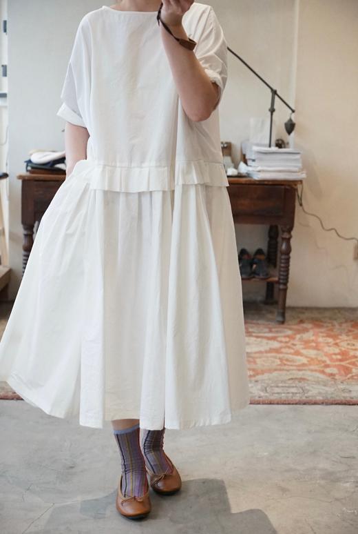 (7折) apuntob 褶边装饰腰线宽松版型连衣裙 商品图0