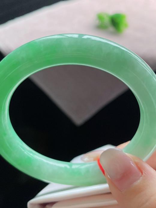 55圆条翡翠手镯 商品图2