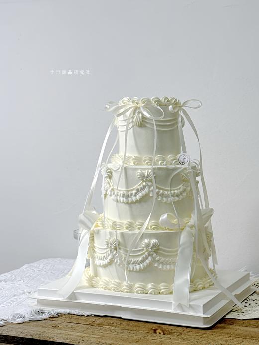 三层丝带蛋糕（提前24小时预订） 商品图1