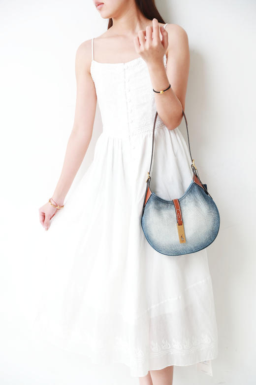 好看到治愈一切，女神丹宁包包。牛皮拼接黄铜拉链腋下包C021788 商品图8