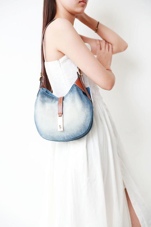 好看到治愈一切，女神丹宁包包。牛皮拼接黄铜拉链腋下包C021788 商品图11