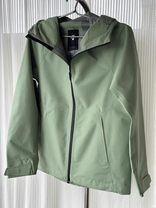 点此购买 迪桑特春秋季男女款户外硬壳全压胶连帽冲锋衣 ly 309533 商品图3