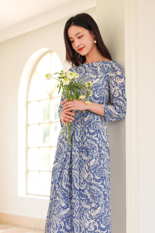 逸红颜明月优选 # 清爽佩利斯连衣裙【问月】极简一字领，搭配腰间珍珠系带，温润细腻 商品图9