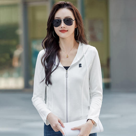 百媚生 刺绣长袖连帽双拉链外套478 商品图5