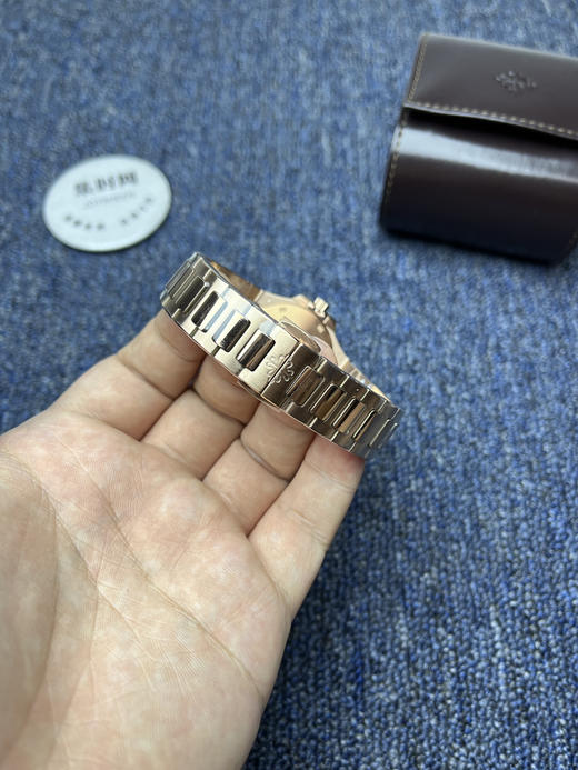 PP百达翡丽 重金打造 GR鹦鹉螺7010系列 女士石英腕表 商品图6