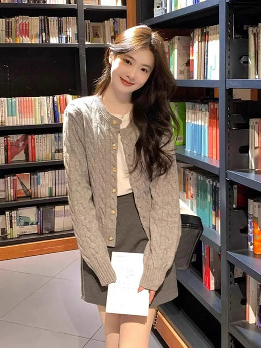 经典格雷灰麻花开衫 商品图3