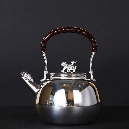 【样品3折捡漏，仅最后一个样品，无货退款】银本铺-狮子铁砲口無地狮摘壶 800ML(洋银款非纯银） 商品图0