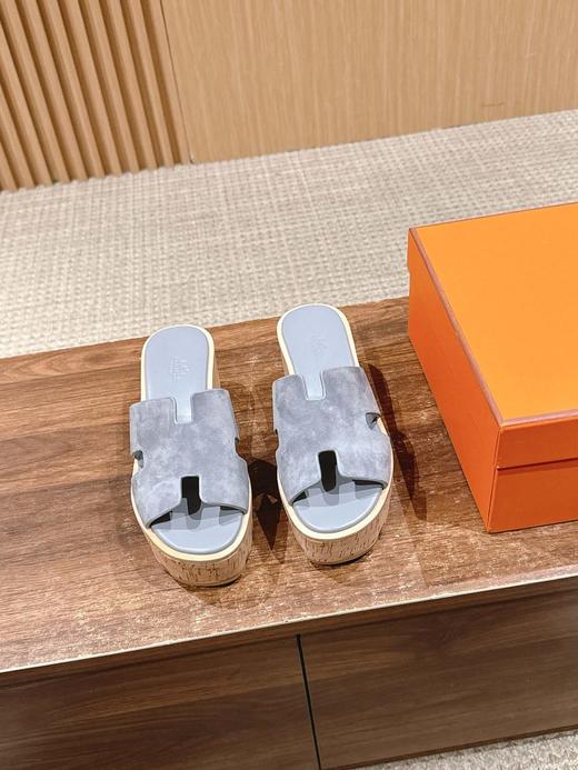 爱马仕2025/ss爱马仕松春夏新款糕厚底拖鞋百搭热销款新色（HC） 商品图3