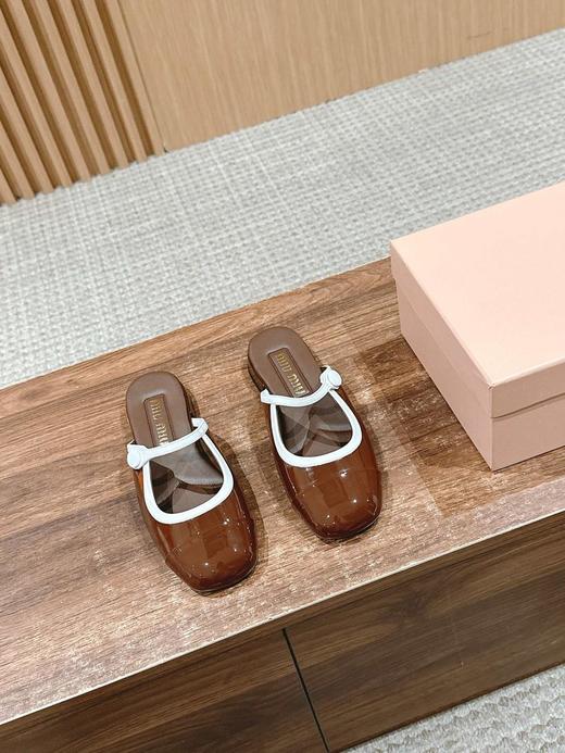 缪缪2025早春系列玛丽珍包头半拖多巴胺搭配（HC） 商品图9