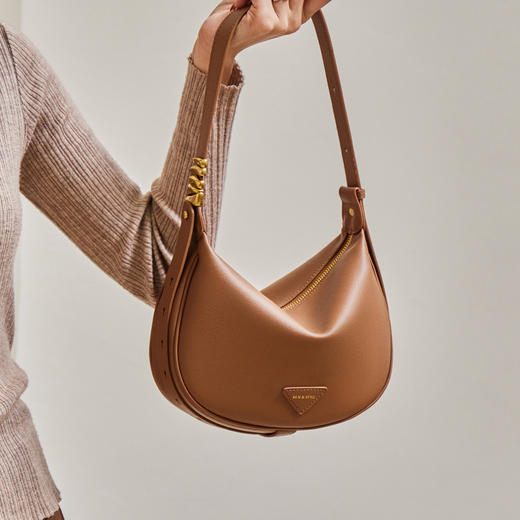 丁摩 女士包包新款女包饺子包女斜挎包高级感软皮真皮腋下包5ZF-0996 商品图2