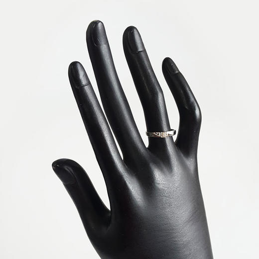 【天然正品】老庙AU750白金时尚经典四爪款0.031克拉钻石戒指11号（戒圈可改）女士现售价：1580特价！110225NJS21 商品图6