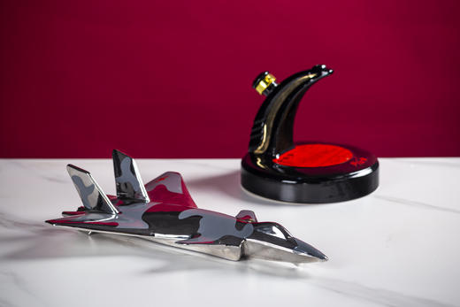 【战斗机酒 霸气摆件 纯粮固态】强国志·飞机白酒浓香型52%度1500ml 自饮送礼皆可ds(67) 商品图6