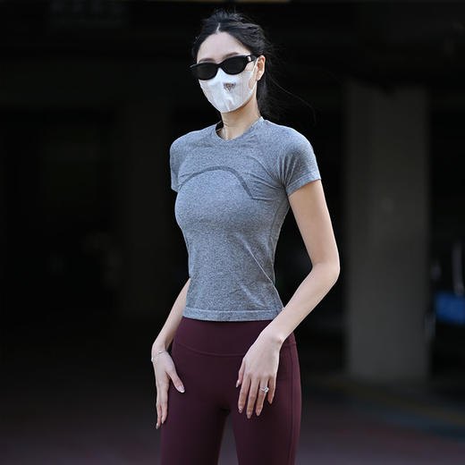 Beemen大牌同款短袖  无缝针织工艺 舒适透气  瑜伽服女上衣 速干户外健身打底 百搭又耐穿 商品图2