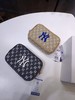 点此购买 MLB老花相机包复古老花二合一相机包 adou 309554 商品缩略图2