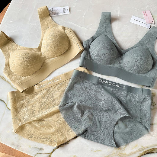 福利款捡漏！官网798！性感V领卷草蕾丝防下垂美背可卸杯文胸 棉裆舒适透气内衣套装 商品图9