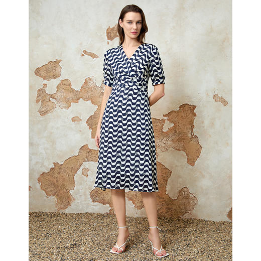 EITIE爱特爱夏季新款气质V领收腰通勤显瘦通勤印花连衣裙8207914 商品图1