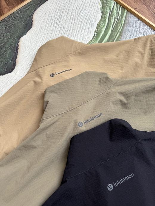 点此购买 露露春秋季男士休闲立领外套 LL 309585 商品图7