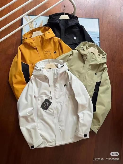 【特价秒杀】不退不换！户外三合一冲锋衣外套24SS新品 防风水透气轻量冲锋衣 男女同款 商品图0