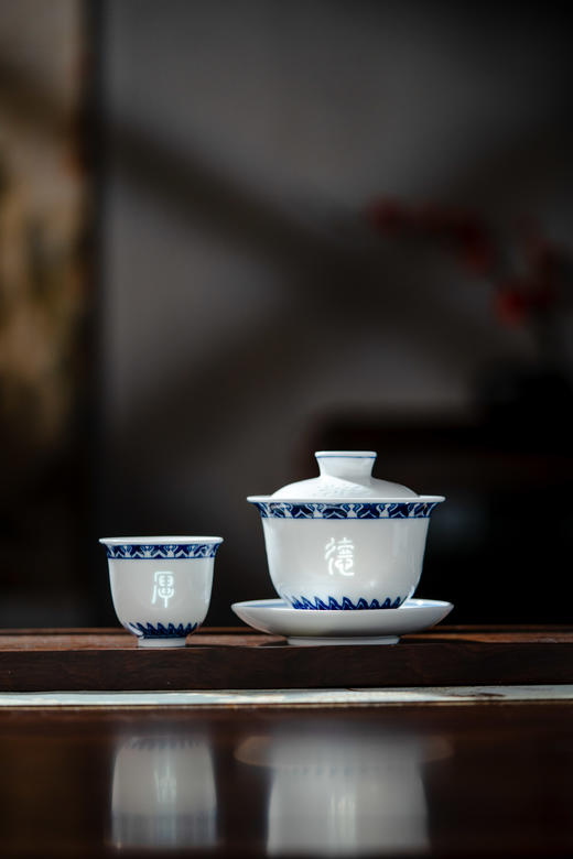 有格调的饮茶伴侣 | 厚德载物 富玉景德镇手绘青花玲珑茶具套组 商品图1