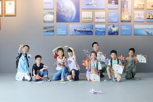 科技迷的盛宴【探秘大国重器·一日研学营】获官方证书➕文明兴蓉服务6 小时
🦾2025 开大飞机，玩机甲大师，开启科技研学探索新体验 商品图2