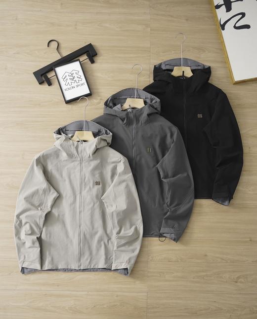 点此购买 可隆春秋季男士GTX 2L戈尔户外休闲衣防水整衣无缝压胶工艺冲锋衣 LL 309595 商品图0