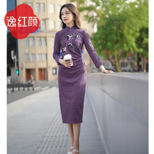 上海逸红颜 萧竹 2025春季新款弹力针织刺绣改良旗袍中式连衣裙女 商品图4