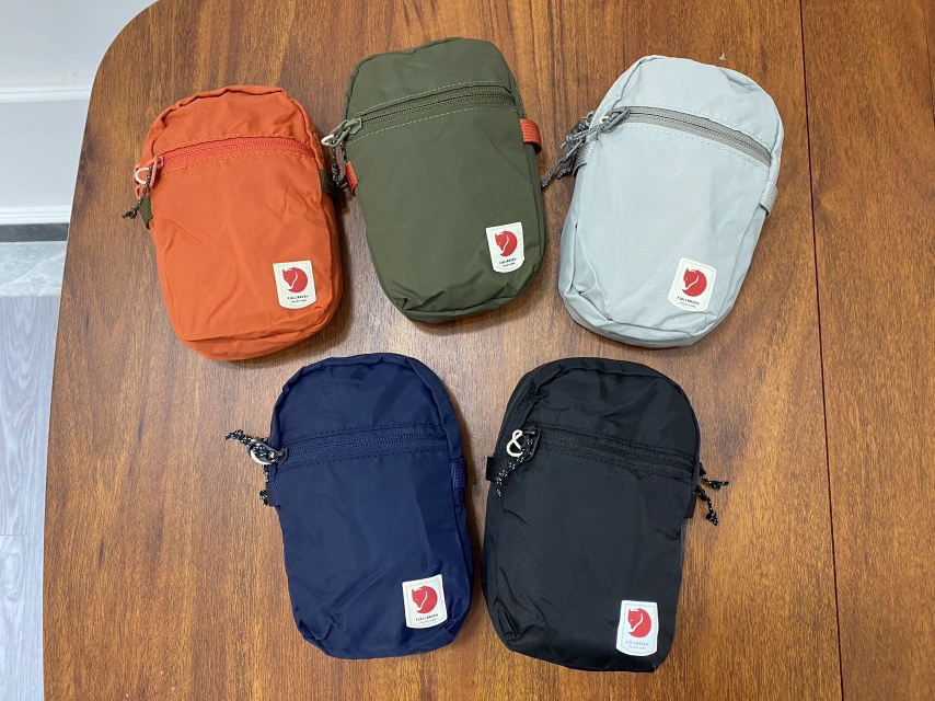 High Coast Pocket 北极狐小挎包推荐 男女都能背，五个色

出口美国的订单！！妥妥原单，东西非常好

官方35美金，合人民币255元左右