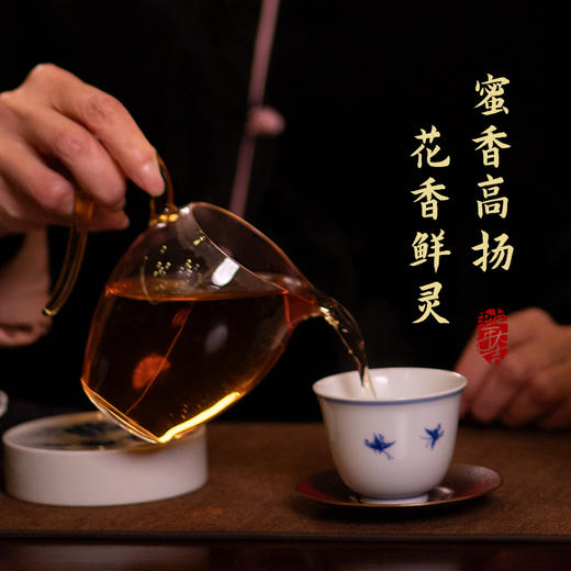 双陈2025年灵蛇聚宝纪念茶普洱茶生茶云南七子饼生肖茶送礼送领导 商品图3