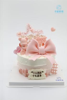 小熊蝴蝶结翻糖蛋糕