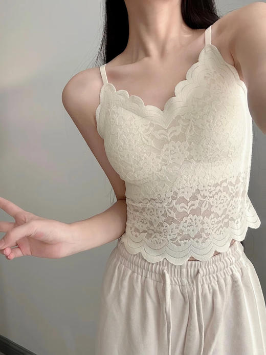 <曾小咸推荐> 蕾丝自带胸垫吊带背心 日常88 活动价59.99！【预售款，预计3-15天发货】 商品图4