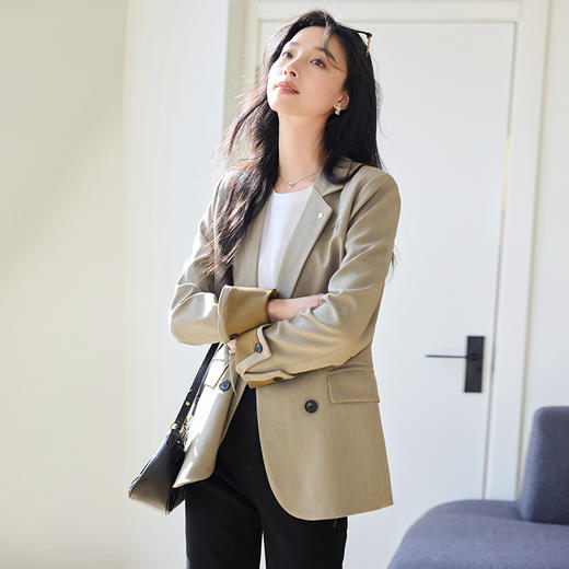 VICTORIA&VERA女装春季“定制人生”高级感正肩膀显瘦气质撞色袖西服 商品图5