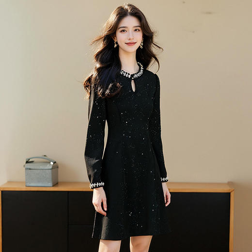 奢姿2025年春季新款大码女装亮片拼接裙子胖妹妹加绒钉珠连衣裙5244803433 商品图4