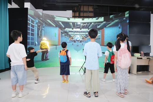 科技迷的盛宴【探秘大国重器·一日研学营】获官方证书➕文明兴蓉服务6 小时
🦾2025 开大飞机，玩机甲大师，开启科技研学探索新体验 商品图8