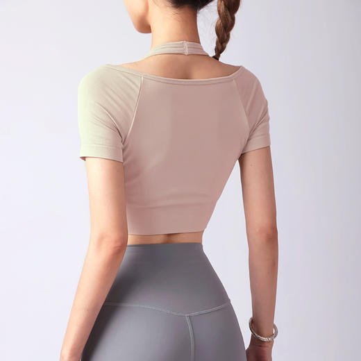 跃牌【美西西系列】夏季新款带胸垫瑜伽上衣运动短袖休闲修身显瘦辣妹T恤挂脖文胸DX-028 商品图2