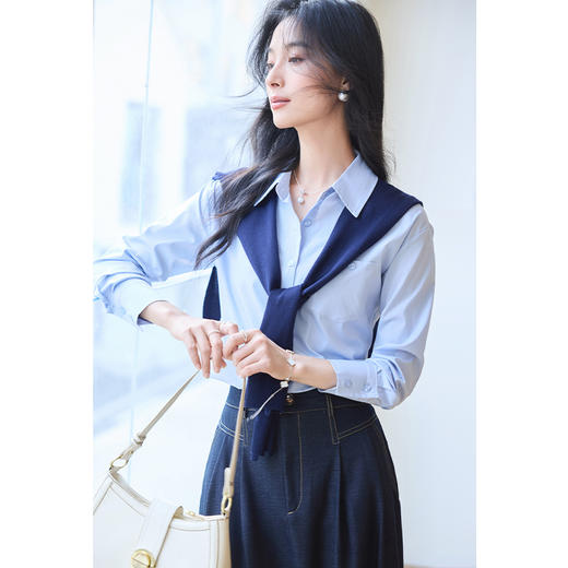 VICTORIA&VERA春季“圣马丁春日”可拆卸撞色披肩设计感高级休闲慵懒风衬衫 商品图4