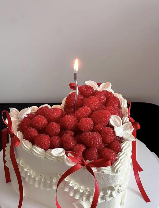 复古树莓爱心造型蛋糕 商品图0