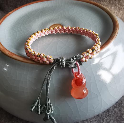 春天来啦 戴一款桃花结手绳去踏春 把春天和好运戴在身上 商品图0