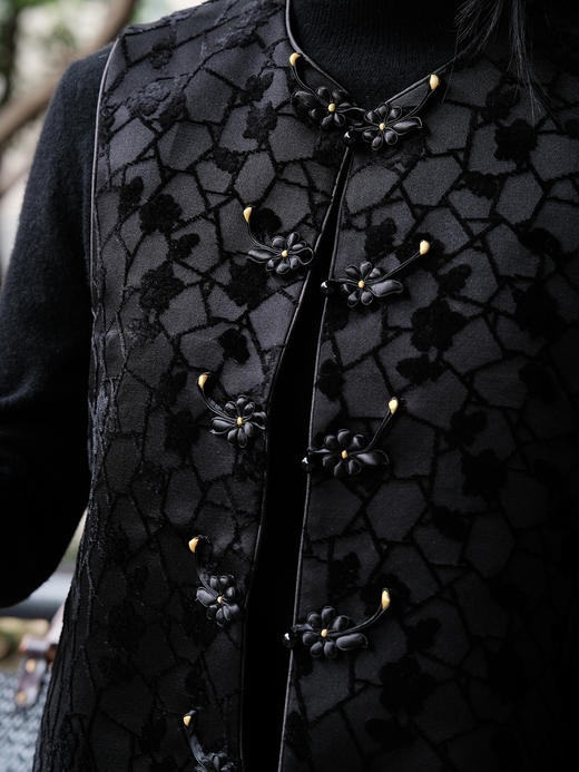 盛唐牡丹| 冰裂梅花纹漳缎对襟马甲 商品图2