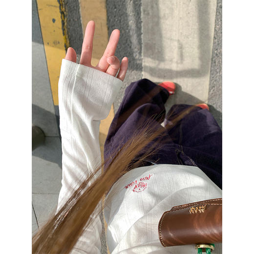 <曾小咸推荐>新品现货秒杀！卖完下架不再补 ！微信粉丝打折价！！圆领修身长袖T恤 日常89.99/件 立减40 秒杀49.99/件！！ 商品图4