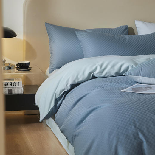 【加倍生活 】提花纯色四件套  高密细腻 AB双版 品质套件  48小时发货 商品图1