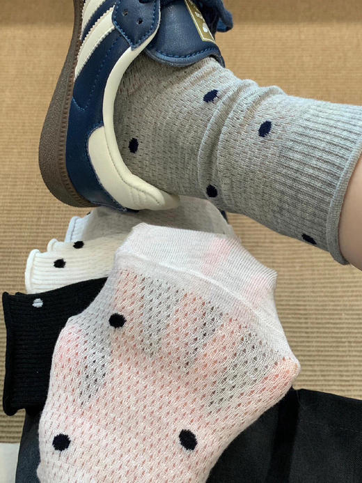 波点网眼中筒袜6双(z
锁 商品图0