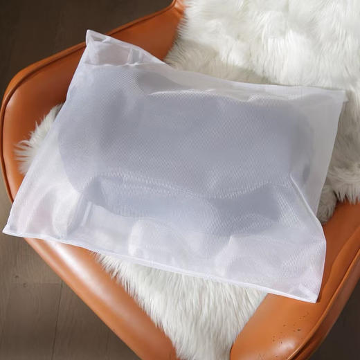 拯救失眠，美梦香甜~ 外贸原单正品BVLGARI宝格丽DHE睡眠枕来了！失眠者德克星，非常推荐！德国红点设计、美国idel设计大奖！
亏本清货特价 商品图9