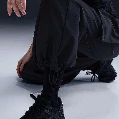 【耐克】B座5楼 Nike耐克官方运动2025春女梭织长裤 HM6977-010 商品图2