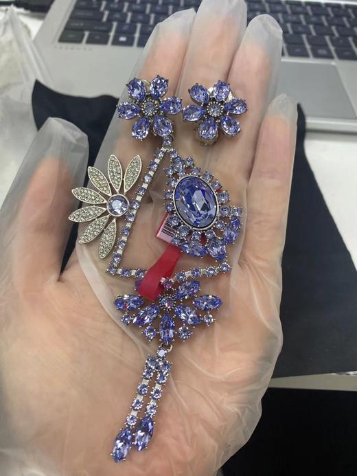 5045553870286 博柏利BURBERRY 女士高级感轻奢不对称耳坠耳环（宝石镜头下拍图有色差,实物为浅紫色） 商品图4