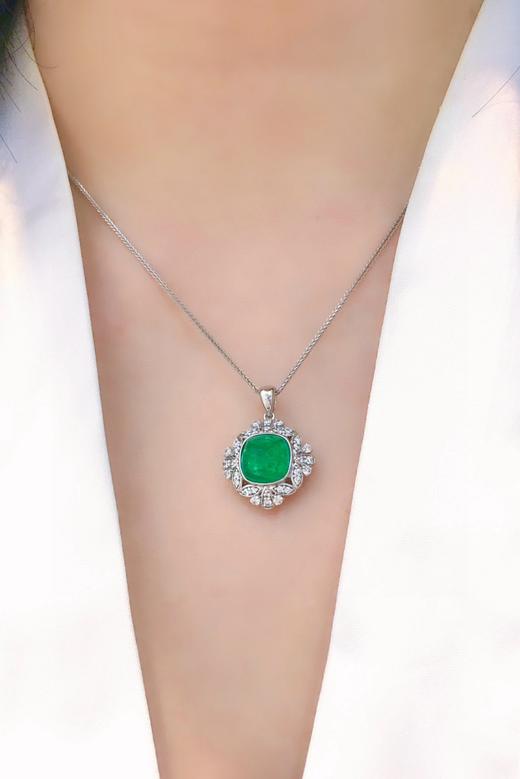 3.28ct糖塔祖母绿吊坠 商品图4